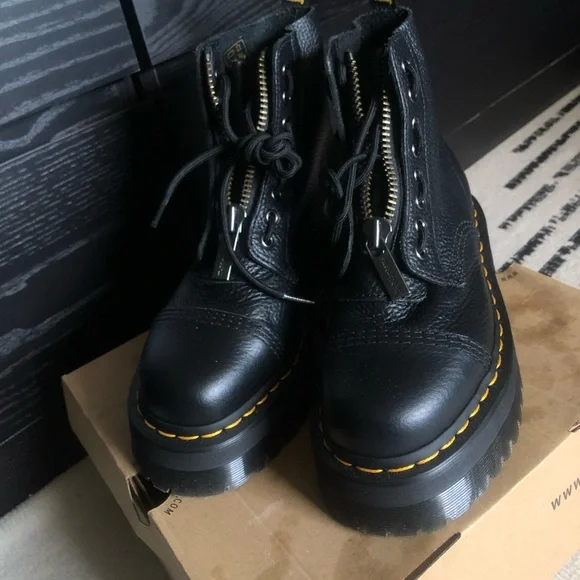 Doc martens combat boots - Picture 4 of 4